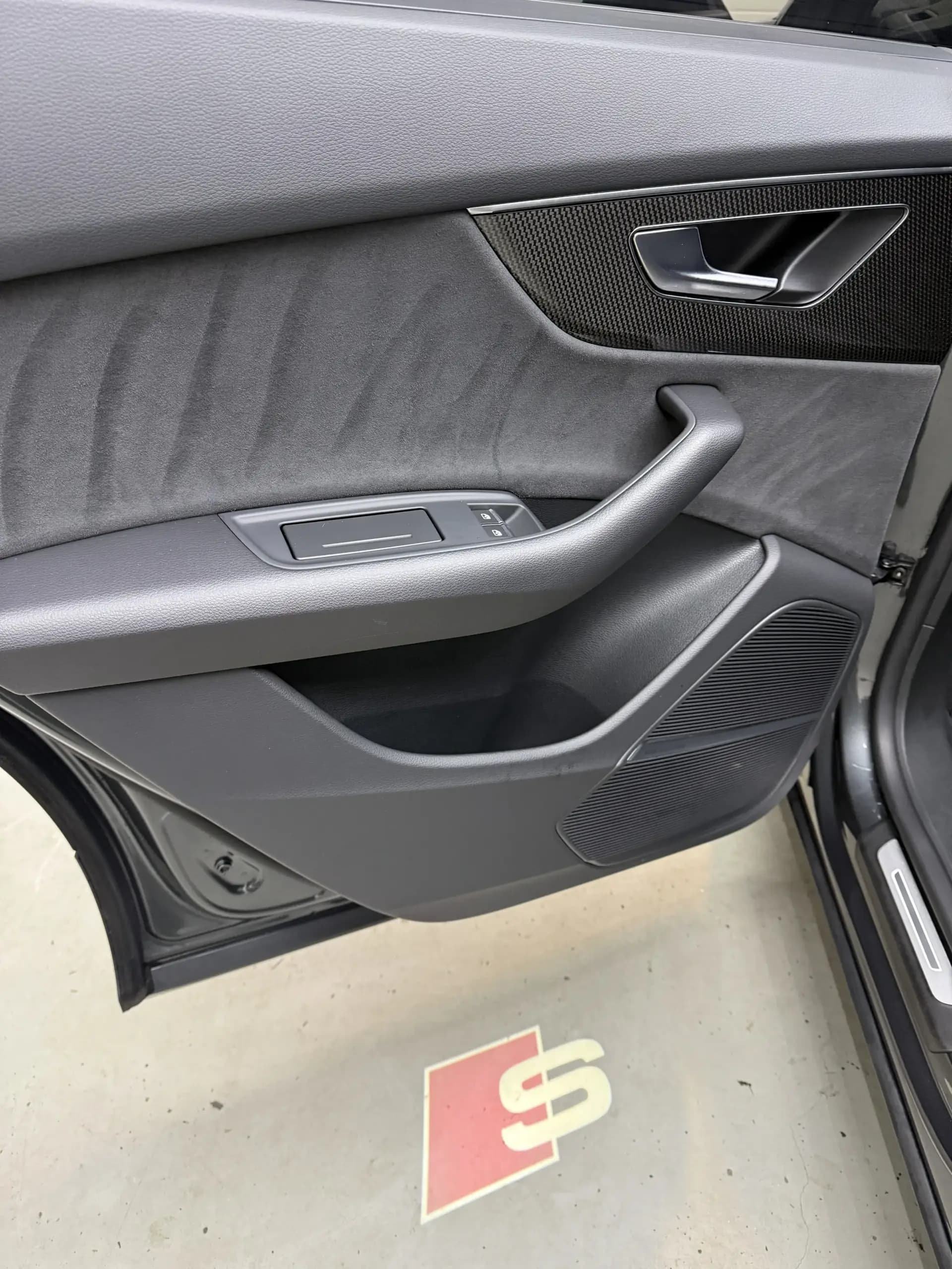 Interior Cleaning - image 2